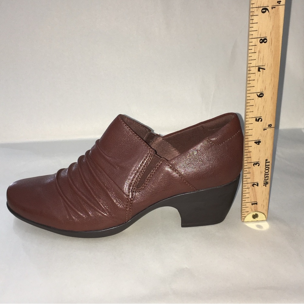 Clarks Collection Brown Emily Cove Leather Slip On Heeled Loafers Booties 9M - Picture 10 of 14